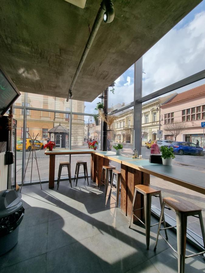 Center Apartment Mlynska Kosice With Private Parking Exterior photo